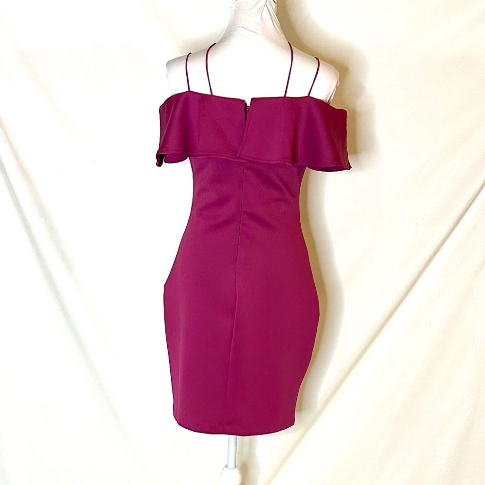 GUESS Ruffle Off Shoulder Mara Dress - Picture 7 of 9